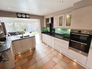 Kitchen- click for photo gallery